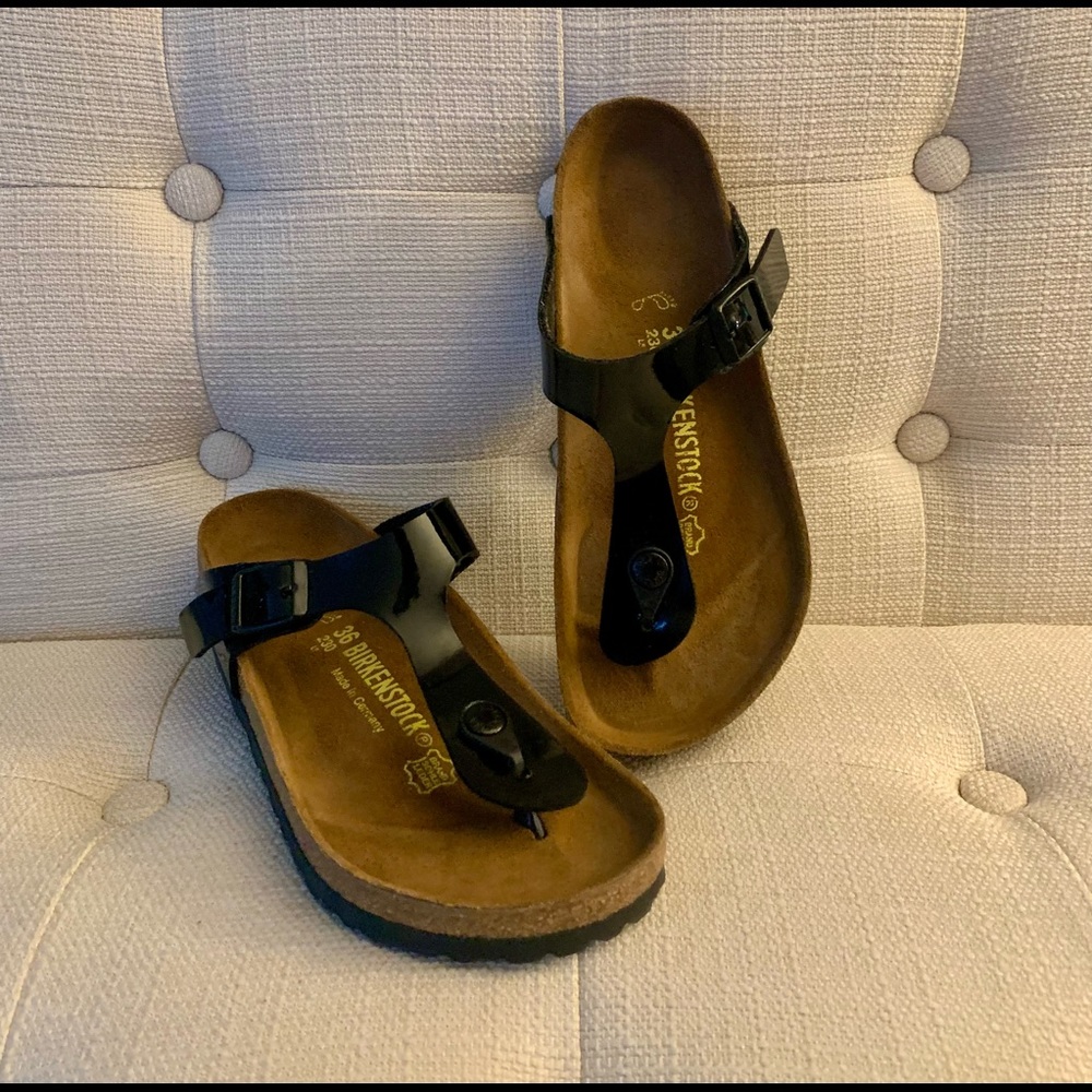 BIRKENSTOCK PATENT LEATHER GIZEH BIG BUCKLE